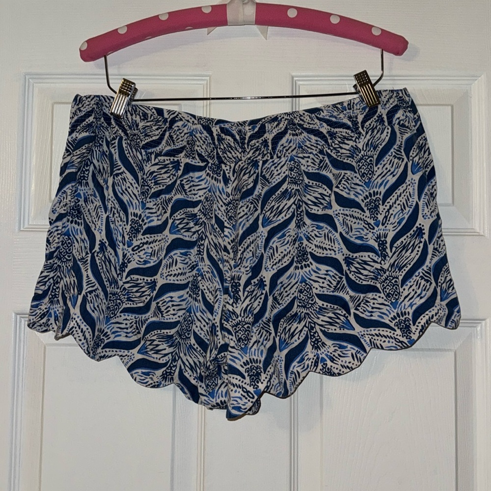Lilly Pulitzer Scallop Stretchy Shorts